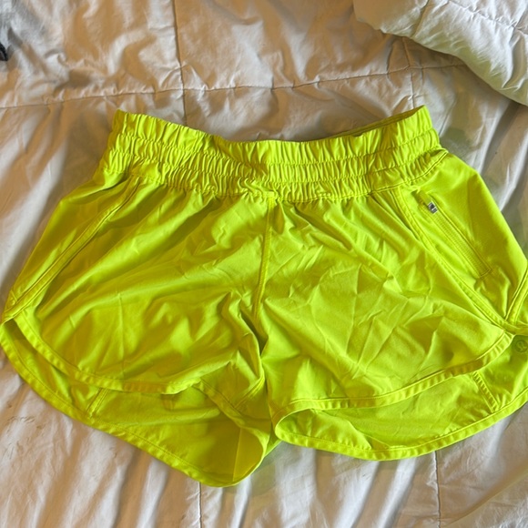 Lululemon Hotty Hot Short Size 10 Highlighter Yellow - Picture 2 of 4